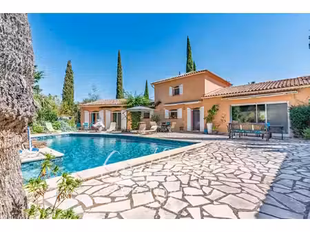 la londe-les-maures maison familiale avec piscine  pool house et vaste garage