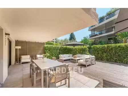 saint-tropez : appartement jardin et terrasse