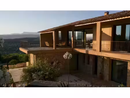 villa contemporaine de prestige avec vue panoramique à la cadièr