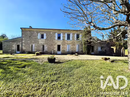 immeuble à blaye (33390)