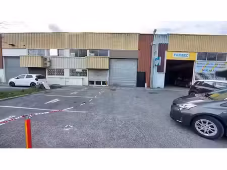 location locaux professionnels 538 m² à mandelieu-la-napoule (06210)  6 200 €