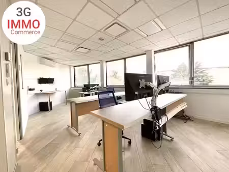 location locaux professionnels 121 m² à miribel (01700)  1 196 €