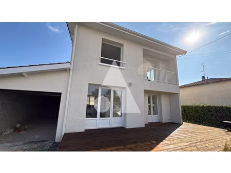 location maison 4 pièces 83 m² à libourne (33500)  925 €
