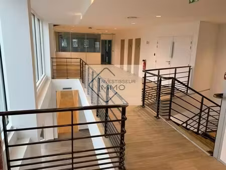location local d'activités 2 173 m²