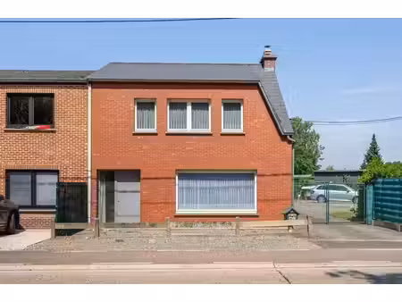 te moderniseren woning met 3 slaapkamers te baal
