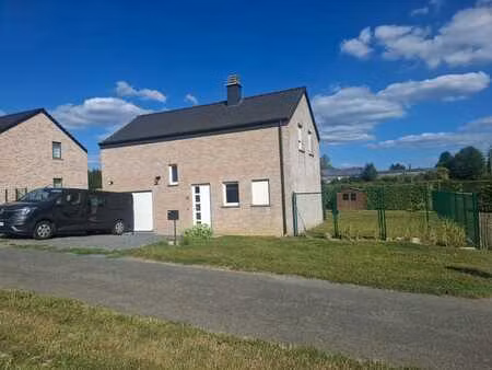 charmant maison de vacances avec 3 chambres à vresse-sur-sem