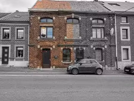 maison 3/4 chambres a moderniser avec cour et jardin