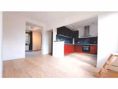 superbe appartement rénové  1ch avec terrasse.