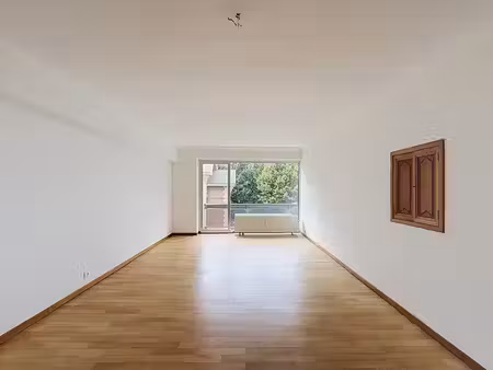 appartement 3 chambres à louer – rue louvrex