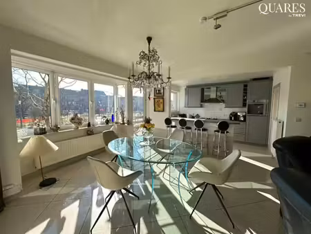 spacieux appartement meublé avec vue sur le parc zuid.