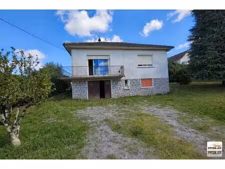 maison sur sous-sol total avec locataire