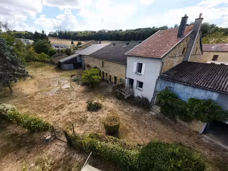 ancien corps de ferme maison d'habitation nombreuses d