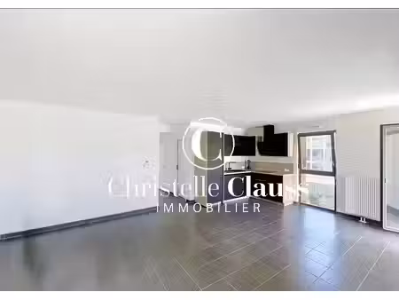 appartement 3 pièces récent de 64 27 m² avec balcon  parking
