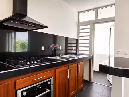 appartement 3 pièces entièrement climatisé