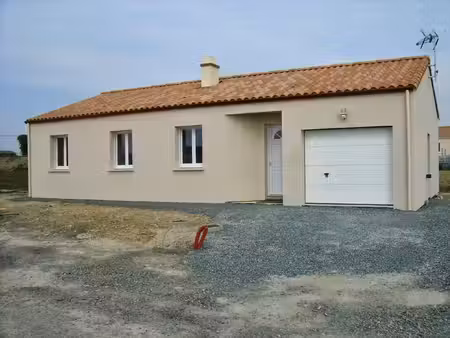 location maison 4 pièces 83 m² à cars (33390)