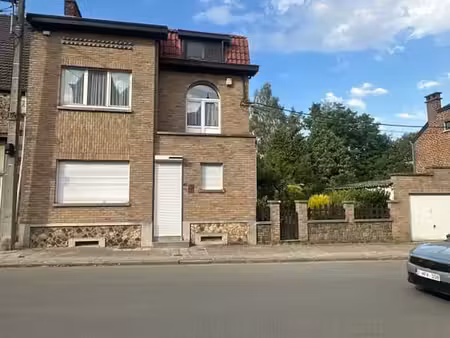 maison 3 façades avec garage – marchienne-au-pont