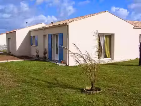 location maison 3 pièces 75 m² à montlieu-la-garde (17210)