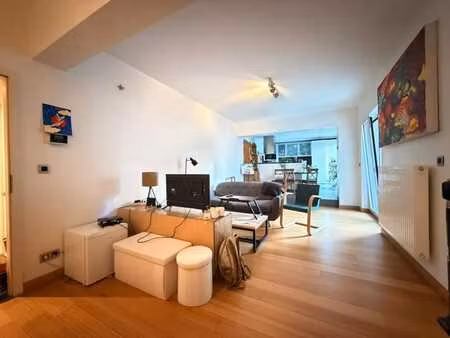 rare à schaerbeek : rdc 70m²  terr. de 27m²  proche parc j.