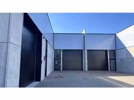 entrepôt à louer dans le parc d'activités économiques de de