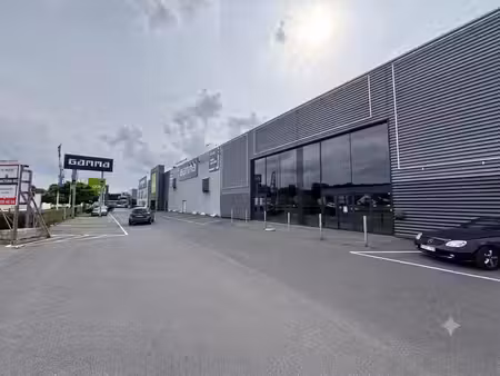 surface commerciale 1.008 m² à louer a12 aartselaar