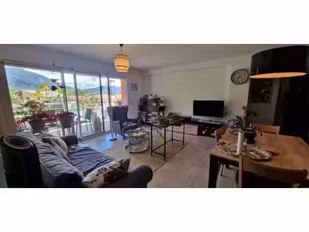 rare • bel appartement t3 calme  terrasse  lumineux et garage