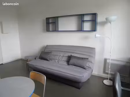 location studio meublé