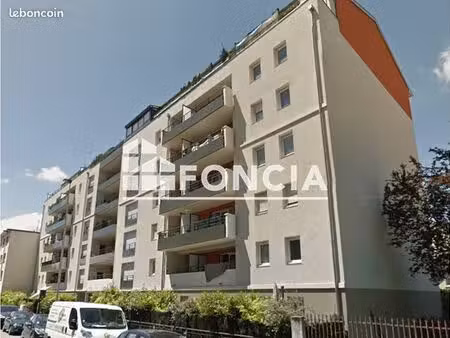 studio 1 pièce 40 m²