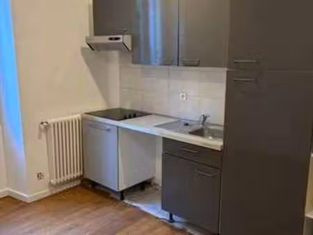 location appartement 2 pièces à castets-en-dorthe (33210) : à louer 2 pièces / 30m² castet