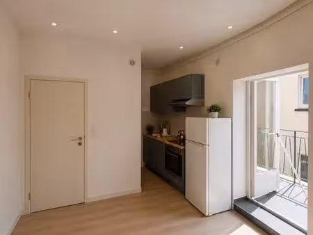 studio 21 m² rénové avec balcon – centre-ville de forbach