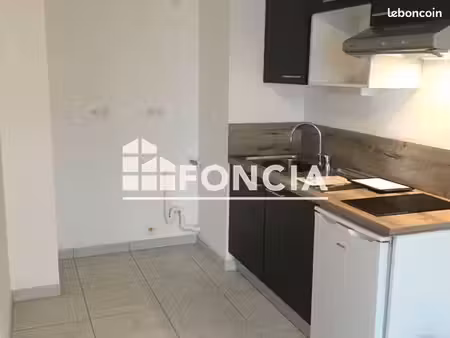 studio 1 pièce 30 m²