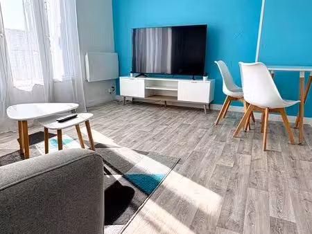 t2 meublé 42 m² avec balcon  parking privé sécurisé et cave – troyes