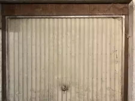 garage fermé 32m2 pissevin - 150
