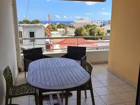 a louer t2 meublé 47m2 dont 12 m2 de terrasse- la possession
