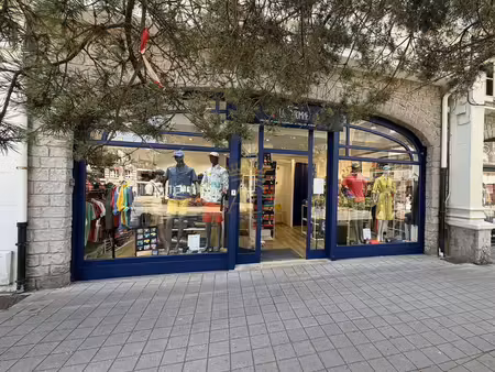 pret-à-porter avec bail commercial