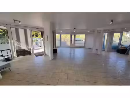 local commercial à vendre