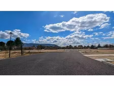 terrain constructible viabilisé à vendre