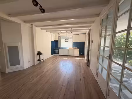 hendaye  appartement t3 69m² et cave 80m²
