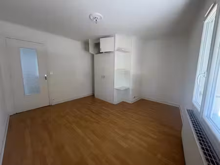 location appartement 4 pièces 61 m² à bletterans (39140)