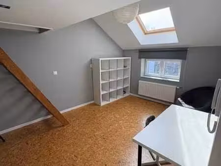 belle chambre en duplex – colocation 4 étudiants – charleroi