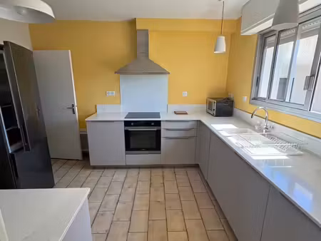 maison t4 de 120 m2 avec climatisation à 5 minutes de la p