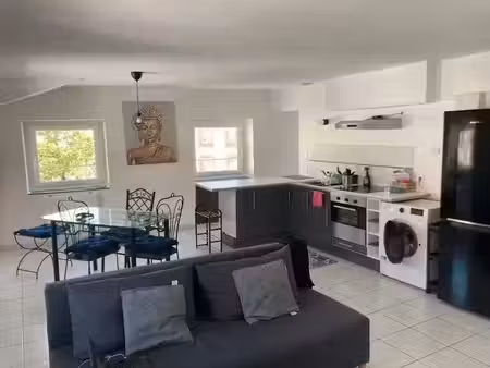 location meublée appartement 2 pièces 55 m² à saint-etienne (42000)  500 €