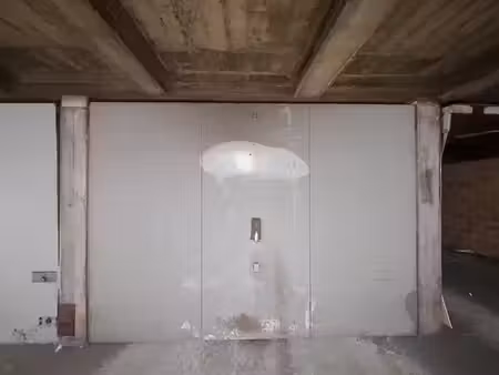garage de 15m² en plein centre de charleroi