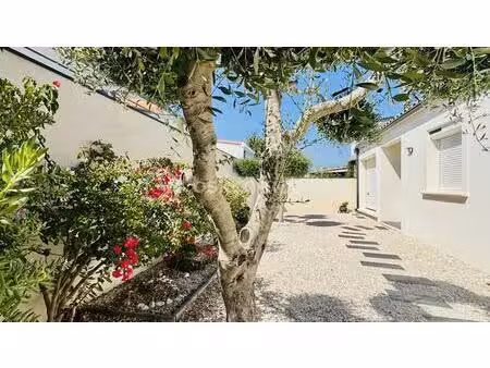 villa de 102 m² à la palme
