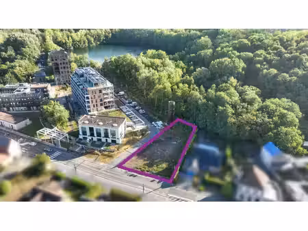 terrain à bâtir de 968 m² – façade 25 m