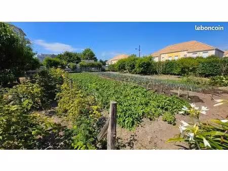 terrain 557 m² pau