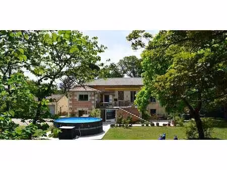 villa avec piscine et jardin lesparre-médoc (33)