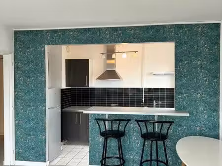 bel appartement t2 rénové avec balcon
