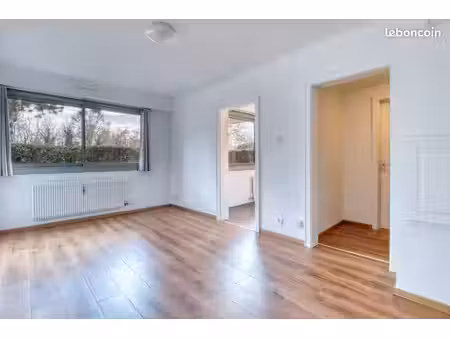 studio 1 pièce 27 m²