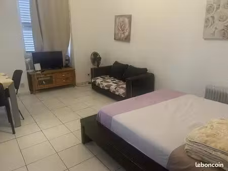 studio 2 pièces 33 m²