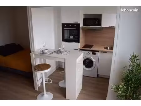 bel appartement t1 / studio avec coin nuit de 32m2 meublé - arrêt de tram croix de pierre